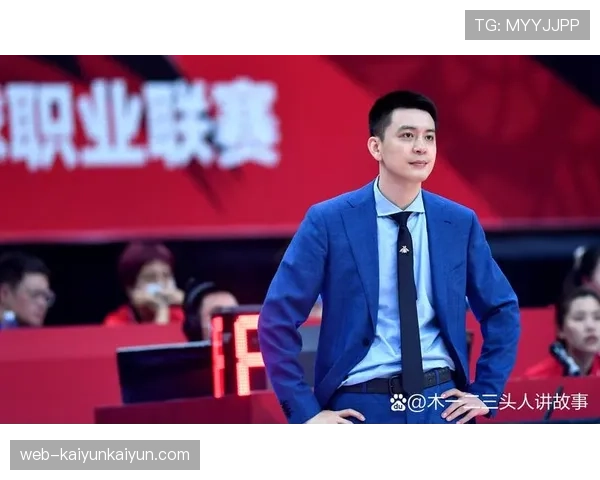 辽宁队抵达乌鲁木齐，杨鸣表示球队已充分研究对手，体能状况良好